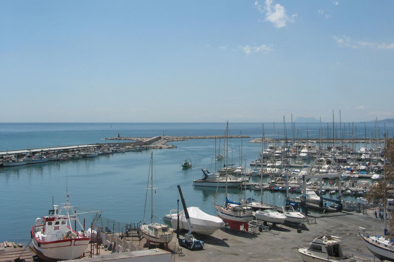 Apartamento Fragata Estepona Exterior foto